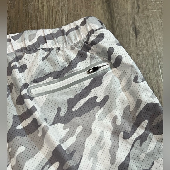 YoungLA XXL Active Lined Compression Shorts Digital Camo Basketball Sport EUC - Picture 8 of 10